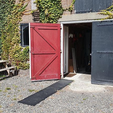 De Stjelp Bed & Breakfast Dongjum Bagian luar foto