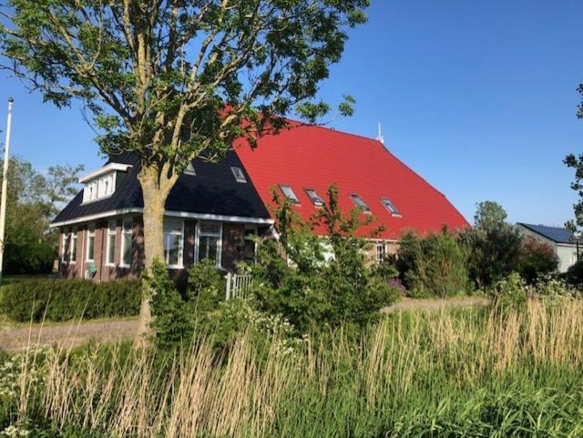 De Stjelp Bed & Breakfast Dongjum Bagian luar foto